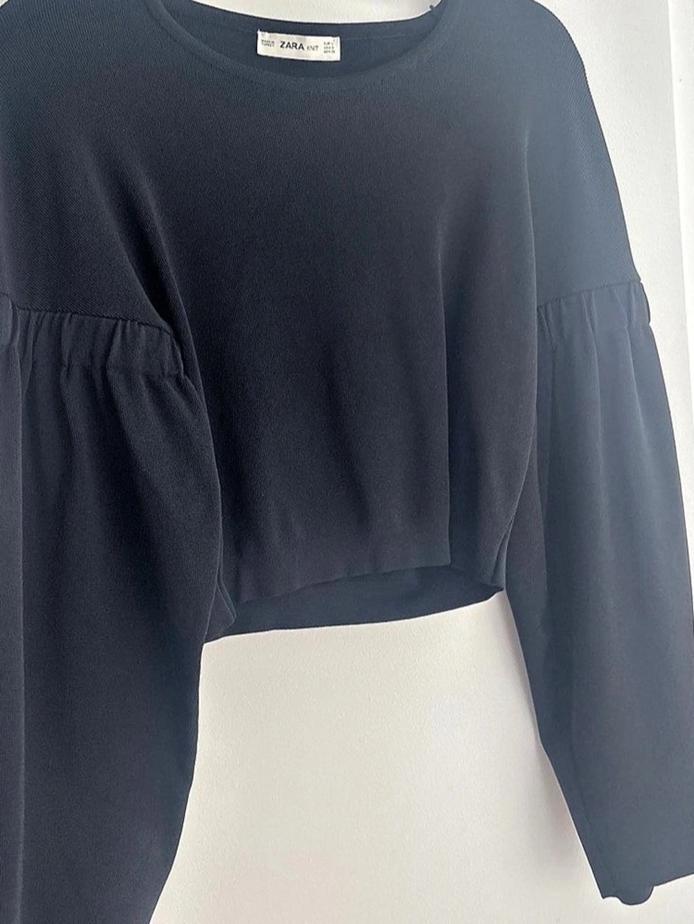 Zara Ribbed Balloon Sleeve Top Cropped Long Sleeve Top in Black Size Small Like
